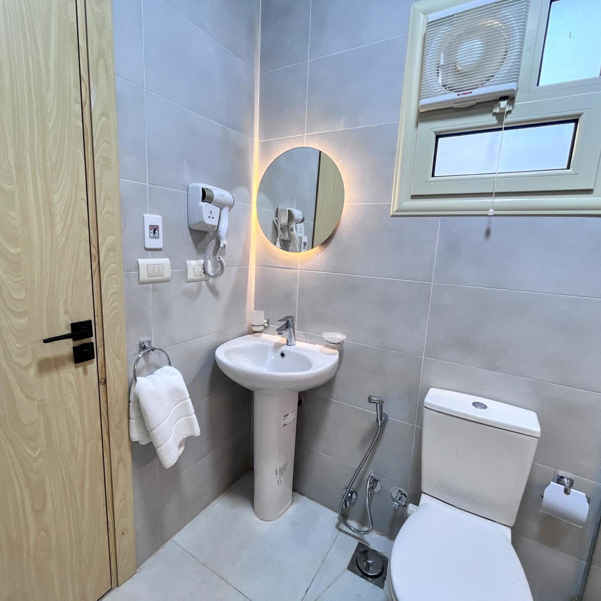 Boho Getaway With Pyramids View & Jacuzzi Apartment Giza Екстериор снимка